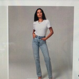 Abercrombie & Fitch The 90s straight ultra high rise jeans size 28. 99% cotton
